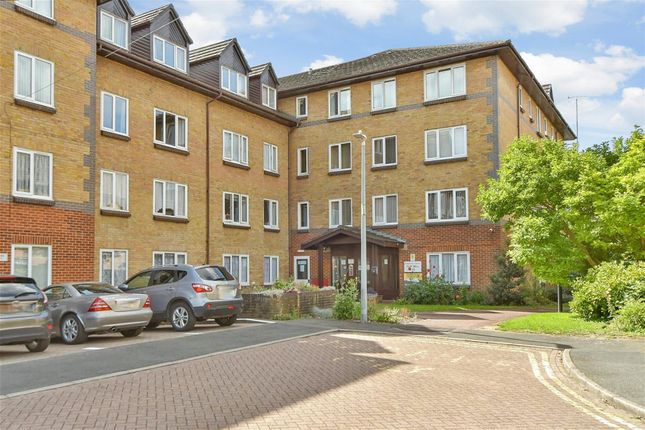 2-bed flat on 41, Barkers Court, Sittingbourne, £45,000