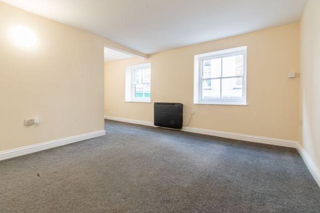 Flat B, 11 Fore Street, Liskeard photo 2