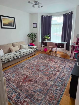 95 Melville Road, Rainham photo 4