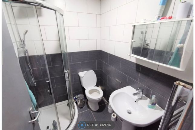 6-bed terraced on Birmingham, £2,940/mo