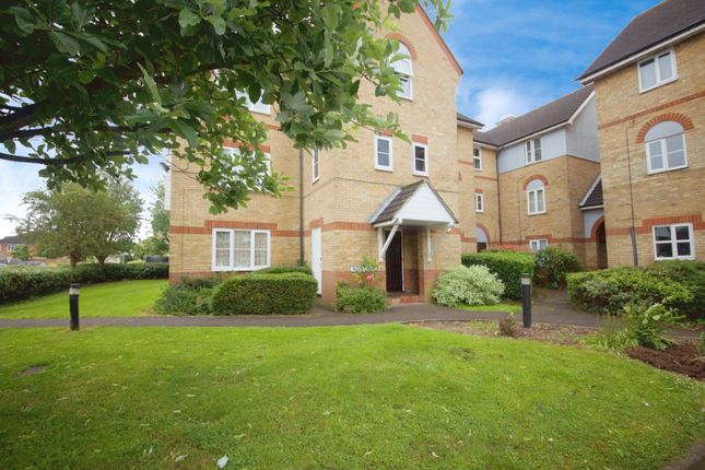 Thumbnail Flat for sale in London Road, Benfleet