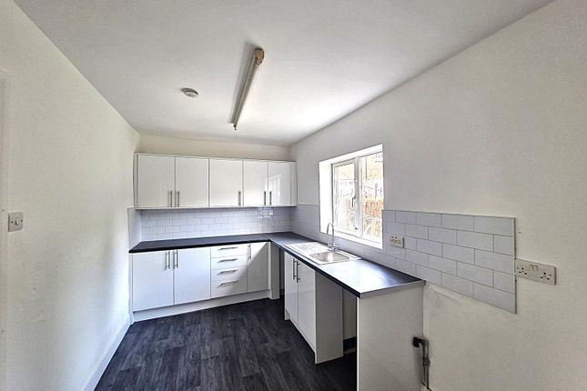 156, Potternewton Lane, Leeds photo 2
