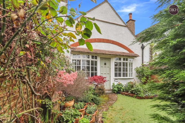 Thumbnail Cottage for sale in Falconer Road, Bushey