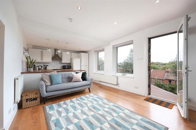 Basement Flat, 42 Claremont Road, Bristol photo 2