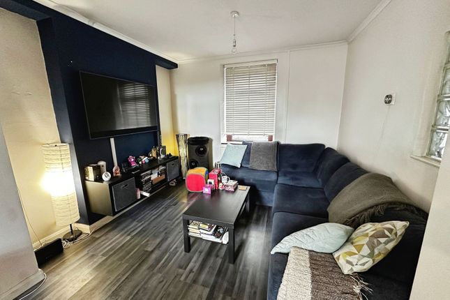 9 Jenkin Street, Bridgend photo 2