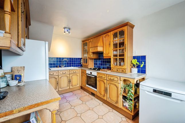 33, The Ridings, Chippenham photo 2