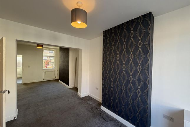 19, Mary Street East, Bolton photo 2