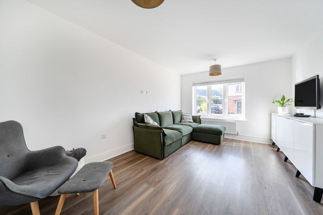 5 Copse Lane, Cranleigh photo 2