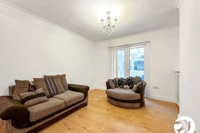 73, Farnham Road, Welling photo 3