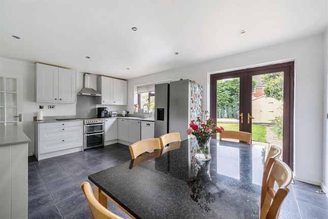 2, Garrett Road, Finchampstead photo 4