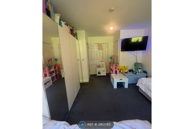 Flat, Northumberland Road Linford, Stanford-Le-Hope photo 4