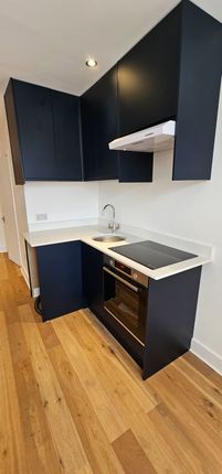 286c, Chiswick High Road, London photo 2