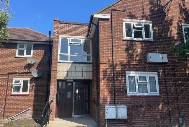 Flat to rent in Bastable Avenue, Barking