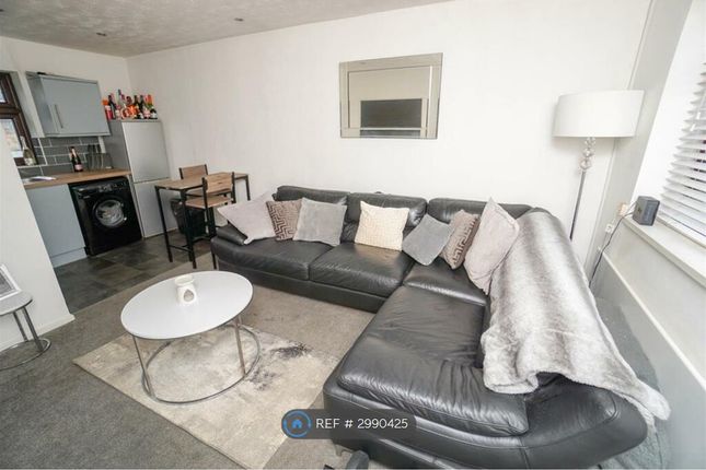 Captain Lees Road, Westhoughton, Bolton photo 2