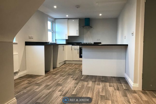 Flat, Poole Road, Upton, Poole photo 5