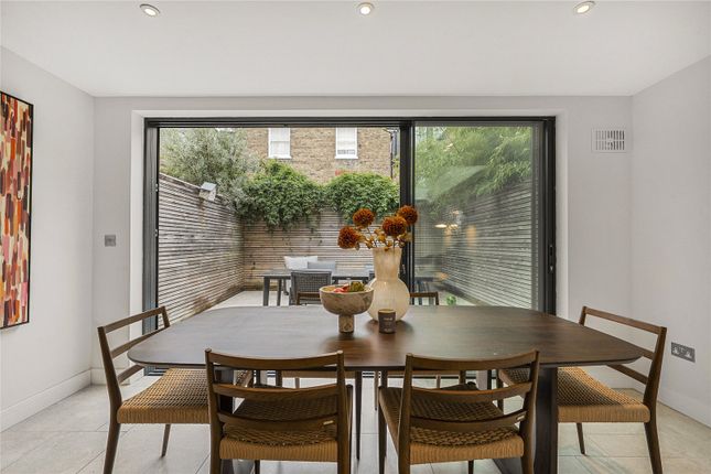 Kelmscott Road, London photo 4