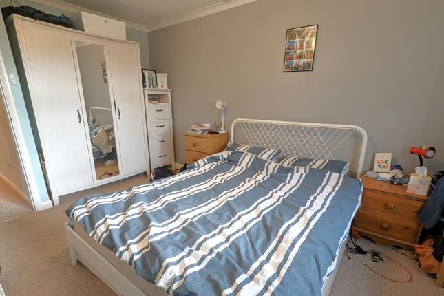 Maisonette to rent in Wych Hill Park, Hook Heath, Woking