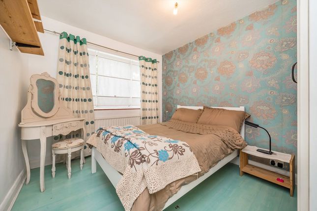 104, Chambers Lane, London photo 4
