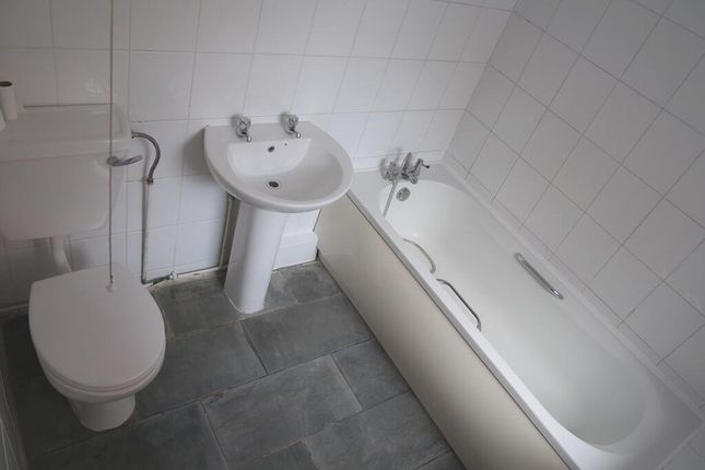 3, Egton Street, East Yorkshire photo 3