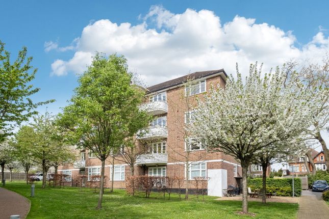 Thumbnail Flat for sale in Scott Avenue, London