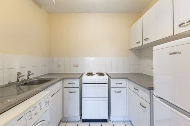 12, Robin Court, Harpenden photo 4