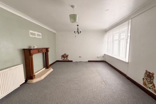 22, Rathlin Croft, Smiths Wood photo 3