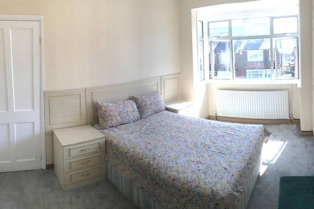 Shared accommodation to rent in Ansell Road, London