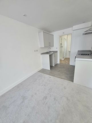 4 Princess Louise Road Flat 4, Blyth photo 4