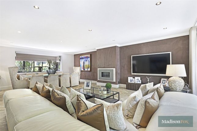 4, Stradbroke Park, Chigwell photo 4