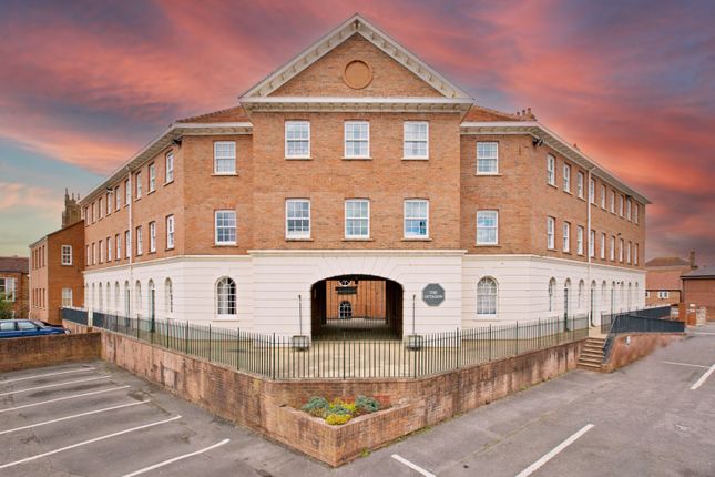 Thumbnail Semi-detached house to rent in The Octagon, Taunton, Somerset