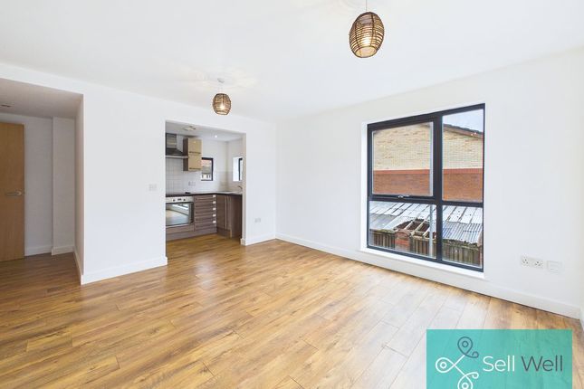 21, Hollies Lane, Salford photo 3