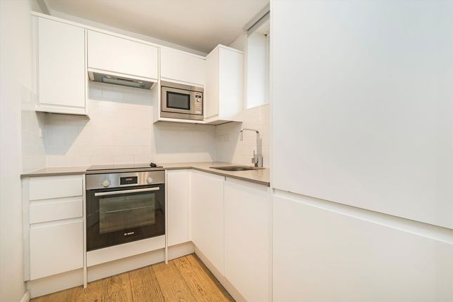 126 Wellesley Court, Maida Vale, London photo 2