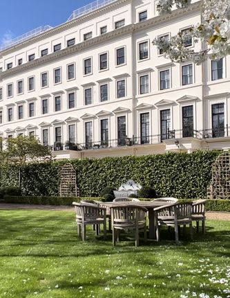 Flat for sale in 28 Hyde Park Gardens, London