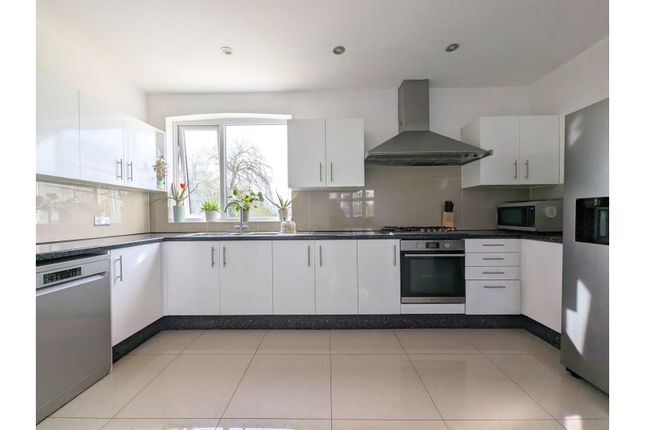 Thumbnail Detached house for sale in Downsview Road, Norbury
