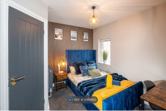 Room to rent in Eastcott Hill, Swindon