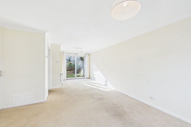 11, Maple Close, Maidenhead photo 3