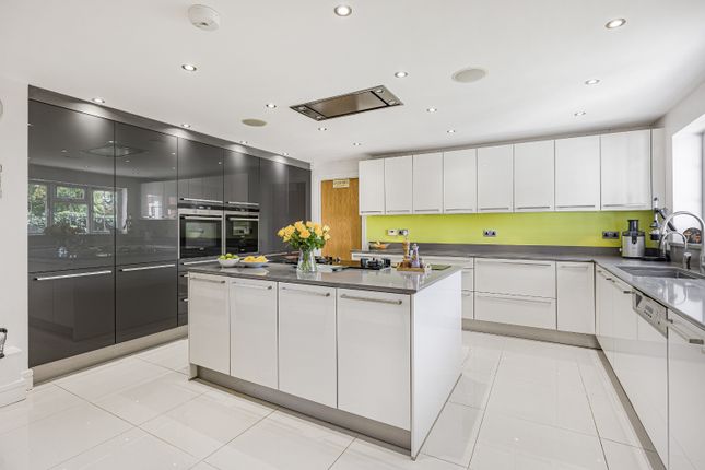 41 Chancellors Road, Stevenage, Hertfordshire photo 2