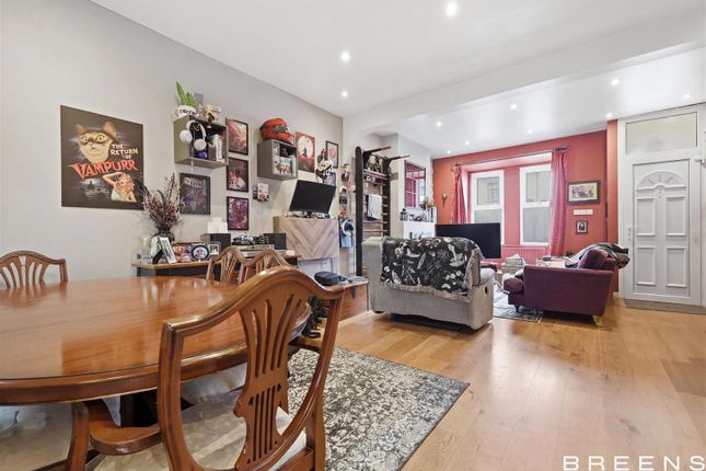369, Ordnance Road, Enfield photo 4