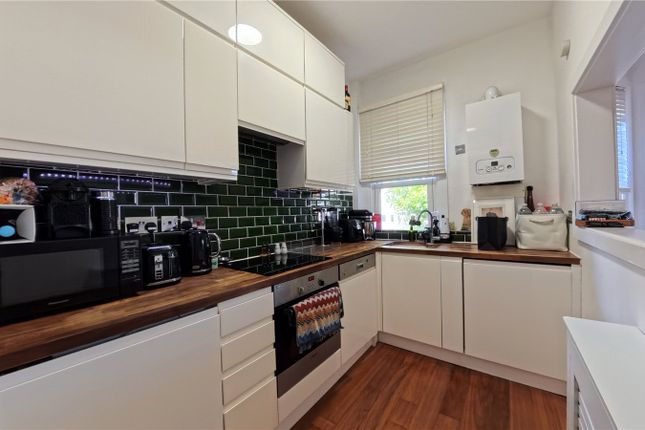 54, Winchester Avenue, London photo 3