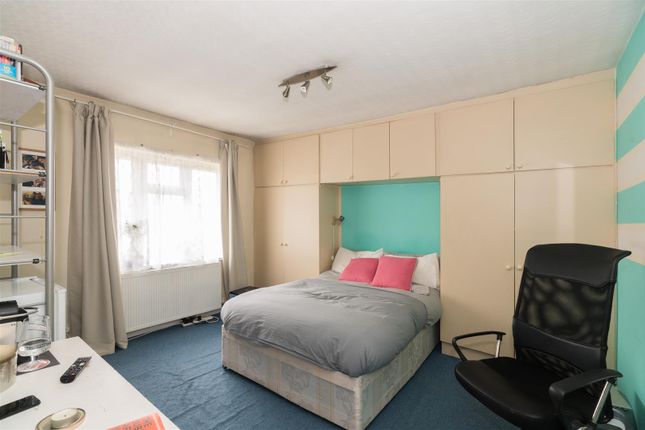 125, Sunny Gardens Road, London photo 4