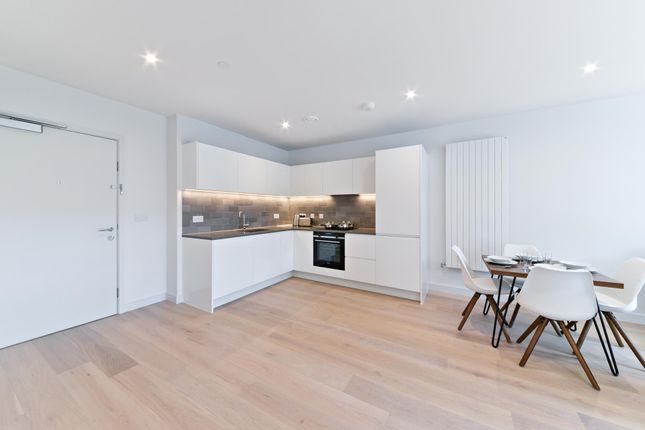 Flat to rent in Royal Crest Avenue, London