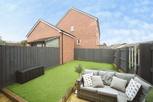 15, Desmond Rochford Way, Taunton photo 4