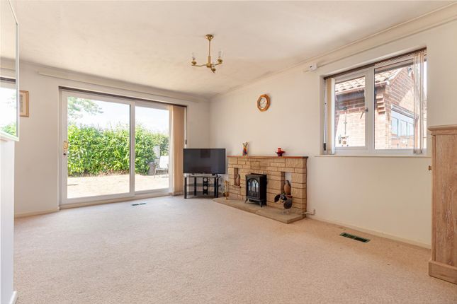 9, Kestrel Drive, Worcester photo 4