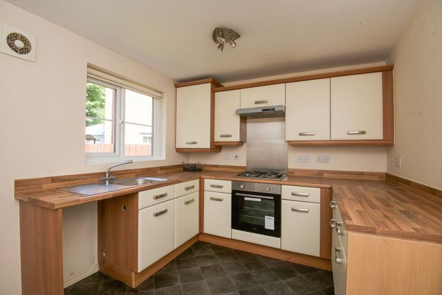 32 Lynchet Lane, Worksop photo 3
