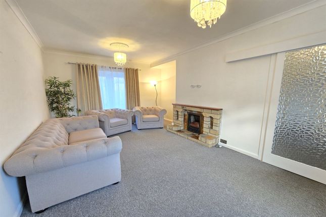 6 Bradbury Avenue, Altrincham photo 3