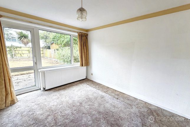 28 Barne Close, Nuneaton, Warwickshire photo 4