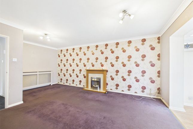 63, Robert Raikes Avenue, Gloucester photo 3