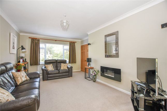 33, Windmill Avenue, Berkshire photo 3