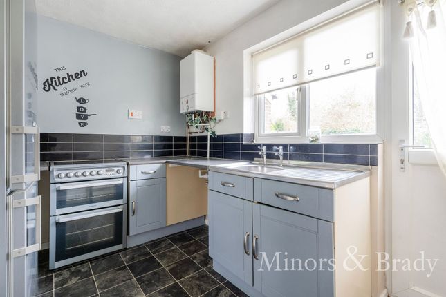 7 Broadoak Close, Lowestoft photo 4