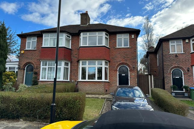Thumbnail Terraced house to rent in Bushmoor Crescent, London